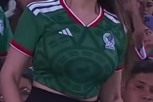 拉丁美女风情万种😍！墨西哥美女球迷惊艳入镜