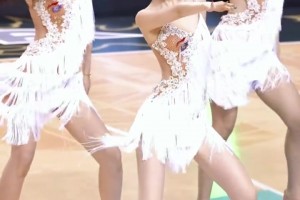 同曦啦啦宝贝张大白：喜欢看你就多看点，反正我的身材很曼妙😍