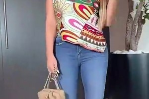 半老徐娘！年过五旬的皮蓬前妻依旧风韵十足啊😍